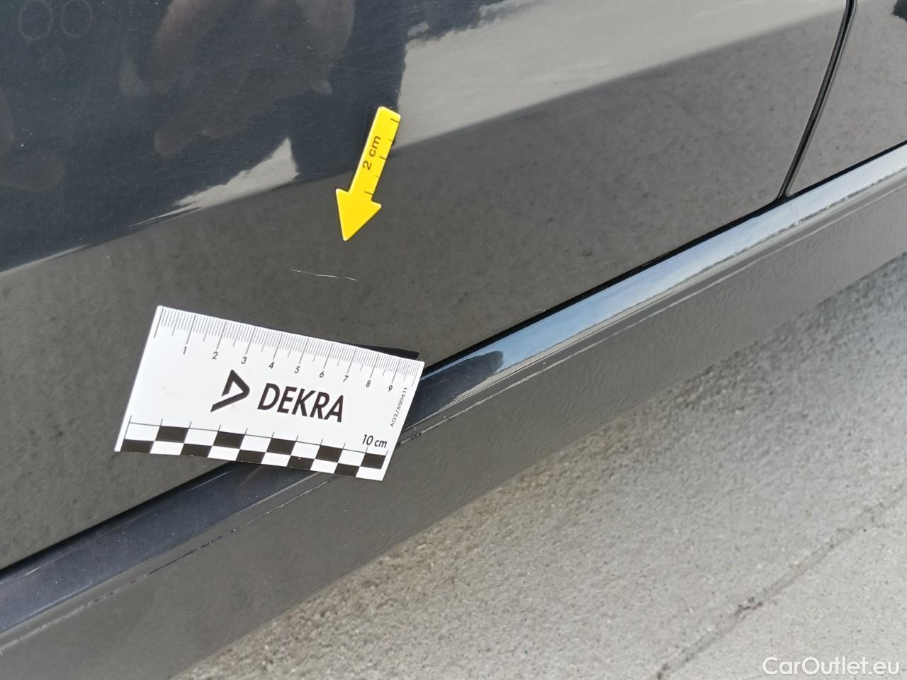  Volkswagen  Golf  Life 1.0 TSI #17