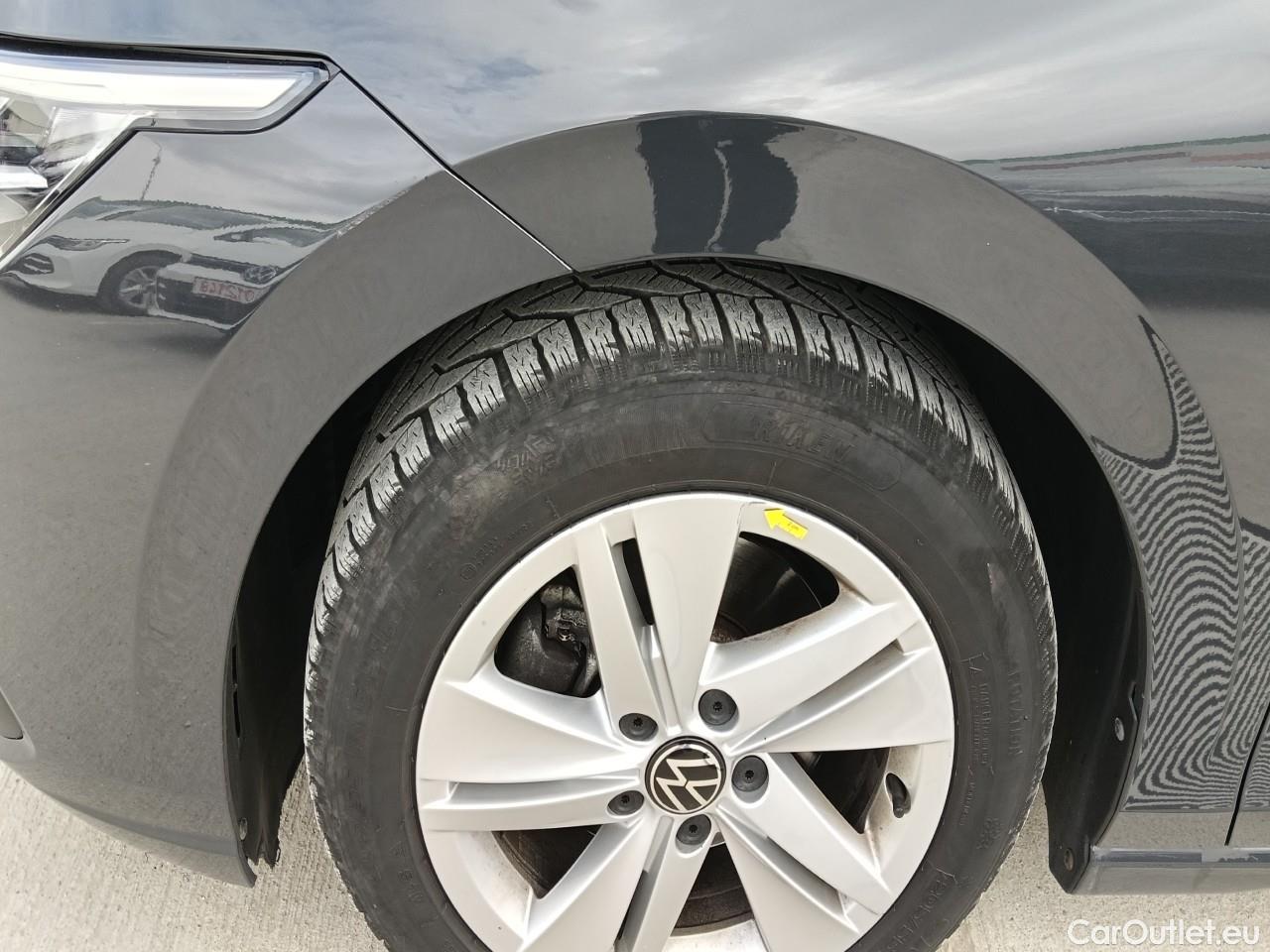  Volkswagen  Golf  Life 1.0 TSI #10