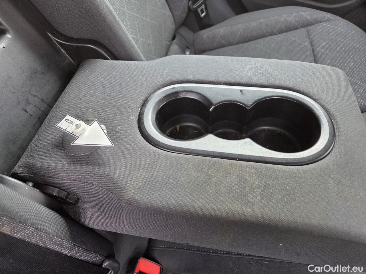  Volkswagen  Golf  Life 1.0 TSI #48