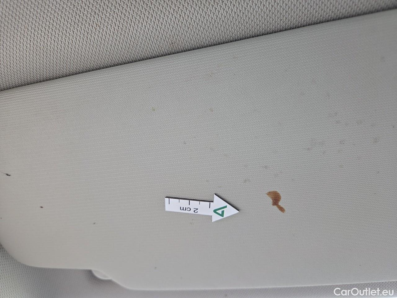  Volkswagen  Golf  Life 1.0 TSI #40