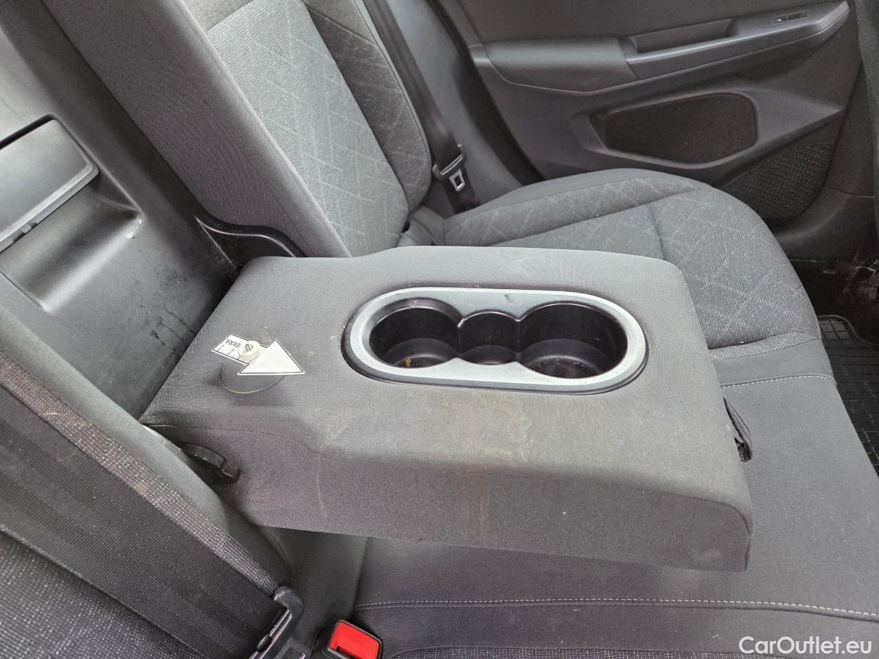  Volkswagen  Golf  Life 1.0 TSI #49