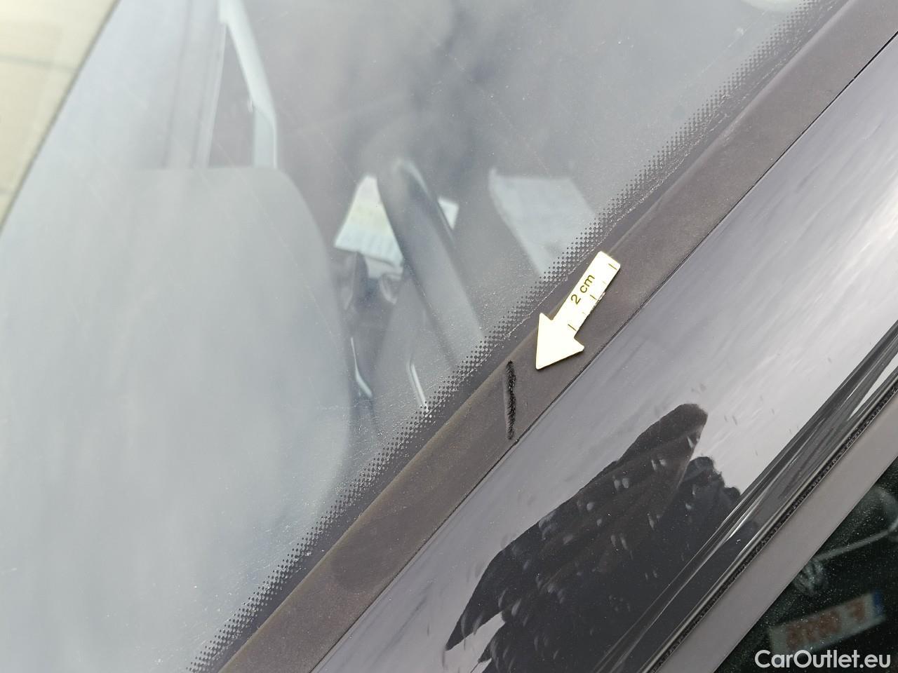  Volkswagen  Golf  Life 1.0 TSI #8