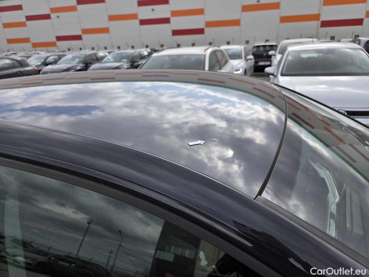  Volkswagen  Golf  Life 1.0 TSI #34