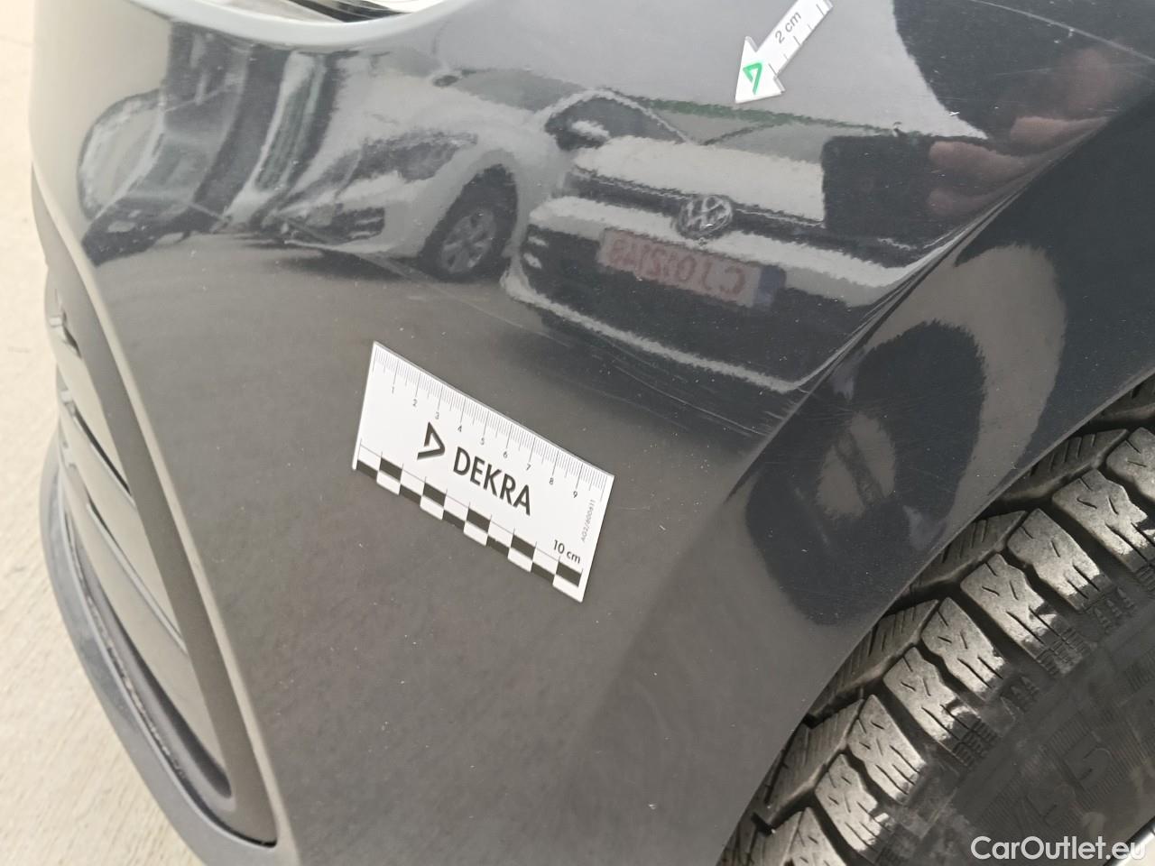  Volkswagen  Golf  Life 1.0 TSI #3