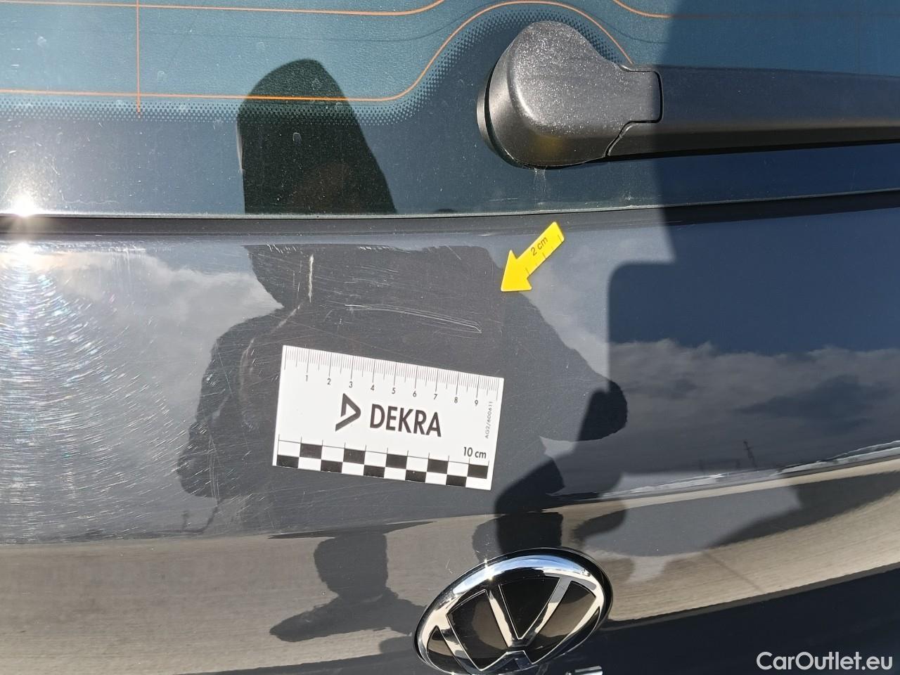  Volkswagen  Golf  Life 1.0 TSI #27