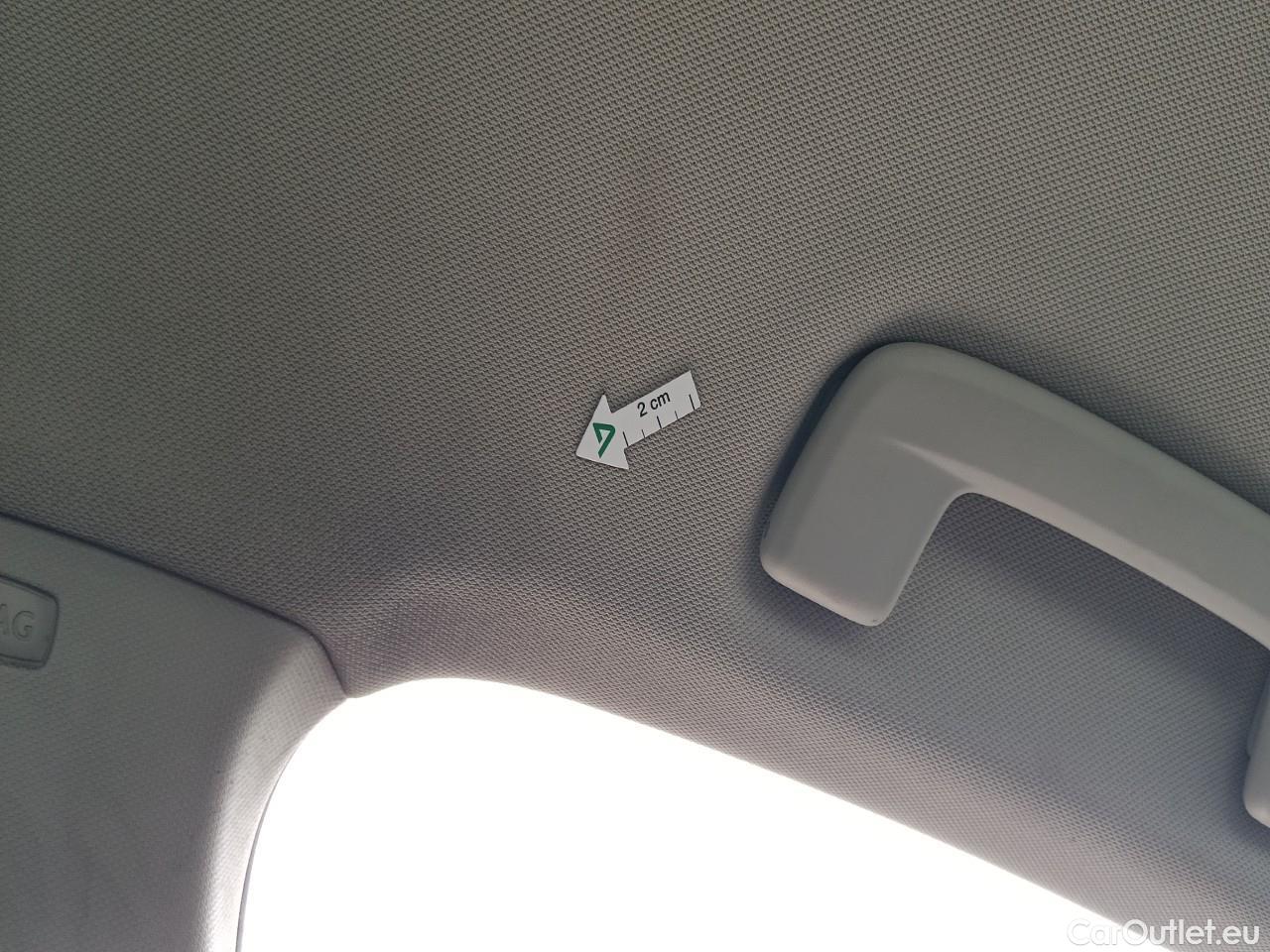  Volkswagen  Golf  Life 1.0 TSI #35