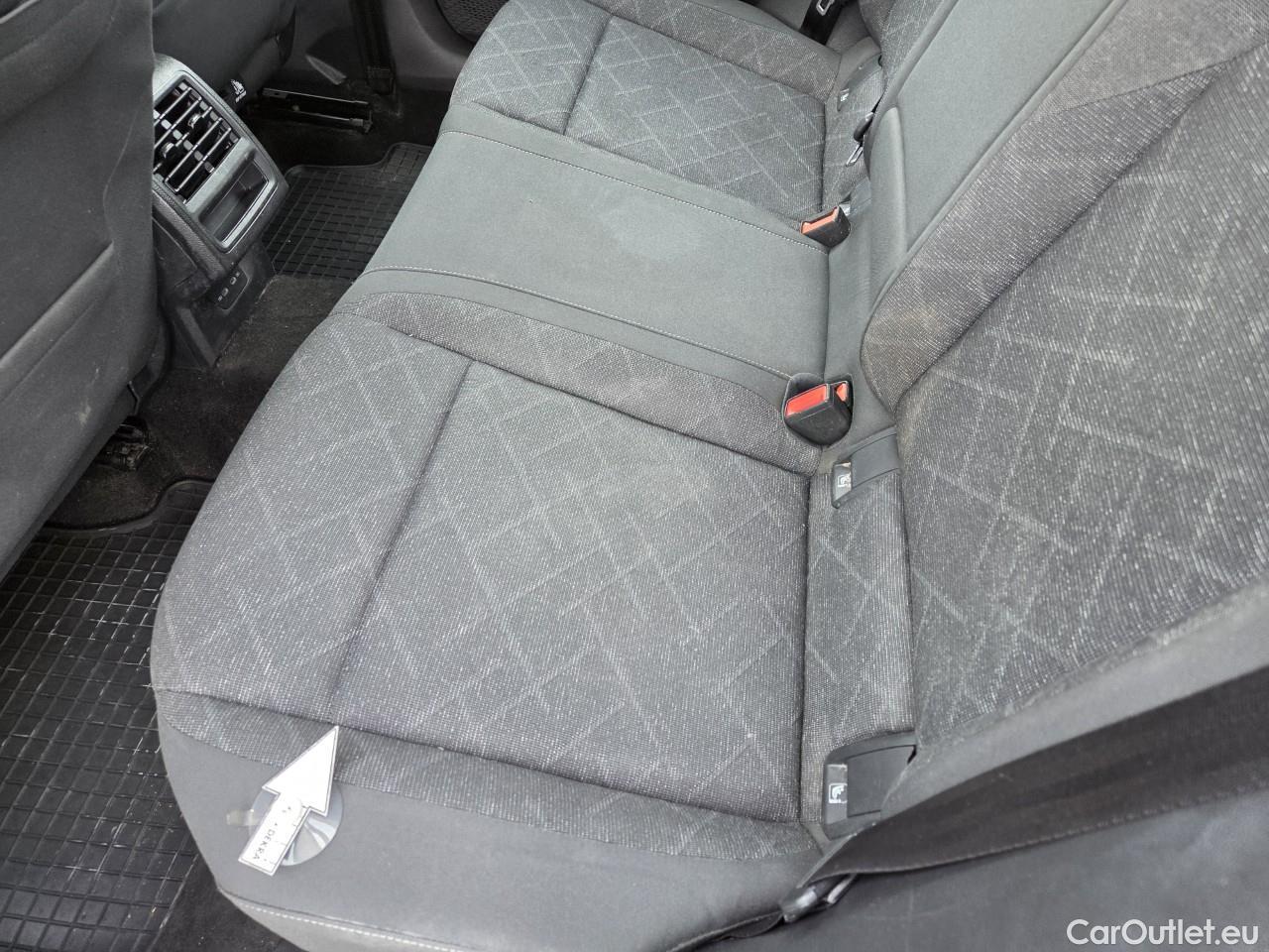  Volkswagen  Golf  Life 1.0 TSI #50