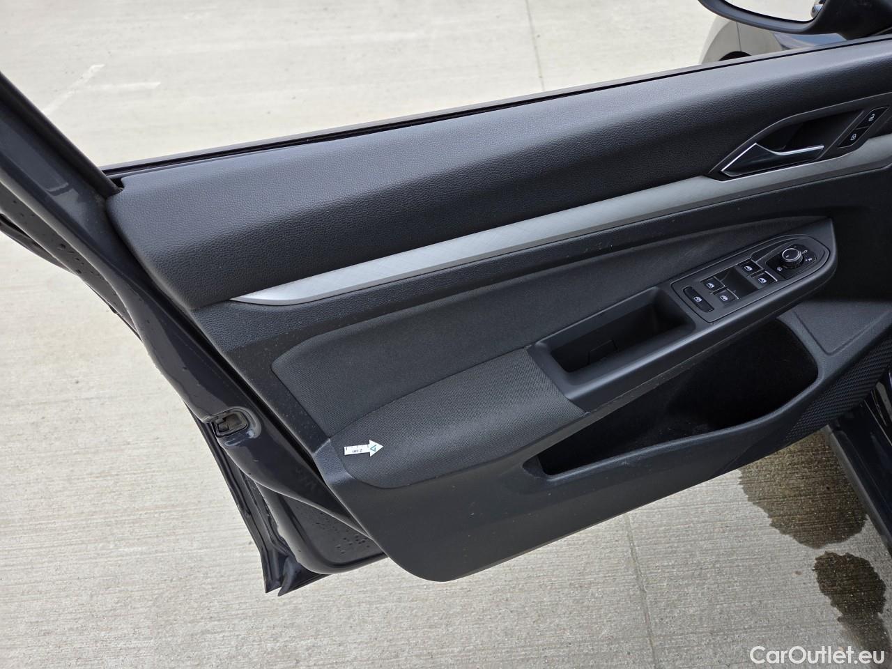  Volkswagen  Golf  Life 1.0 TSI #60