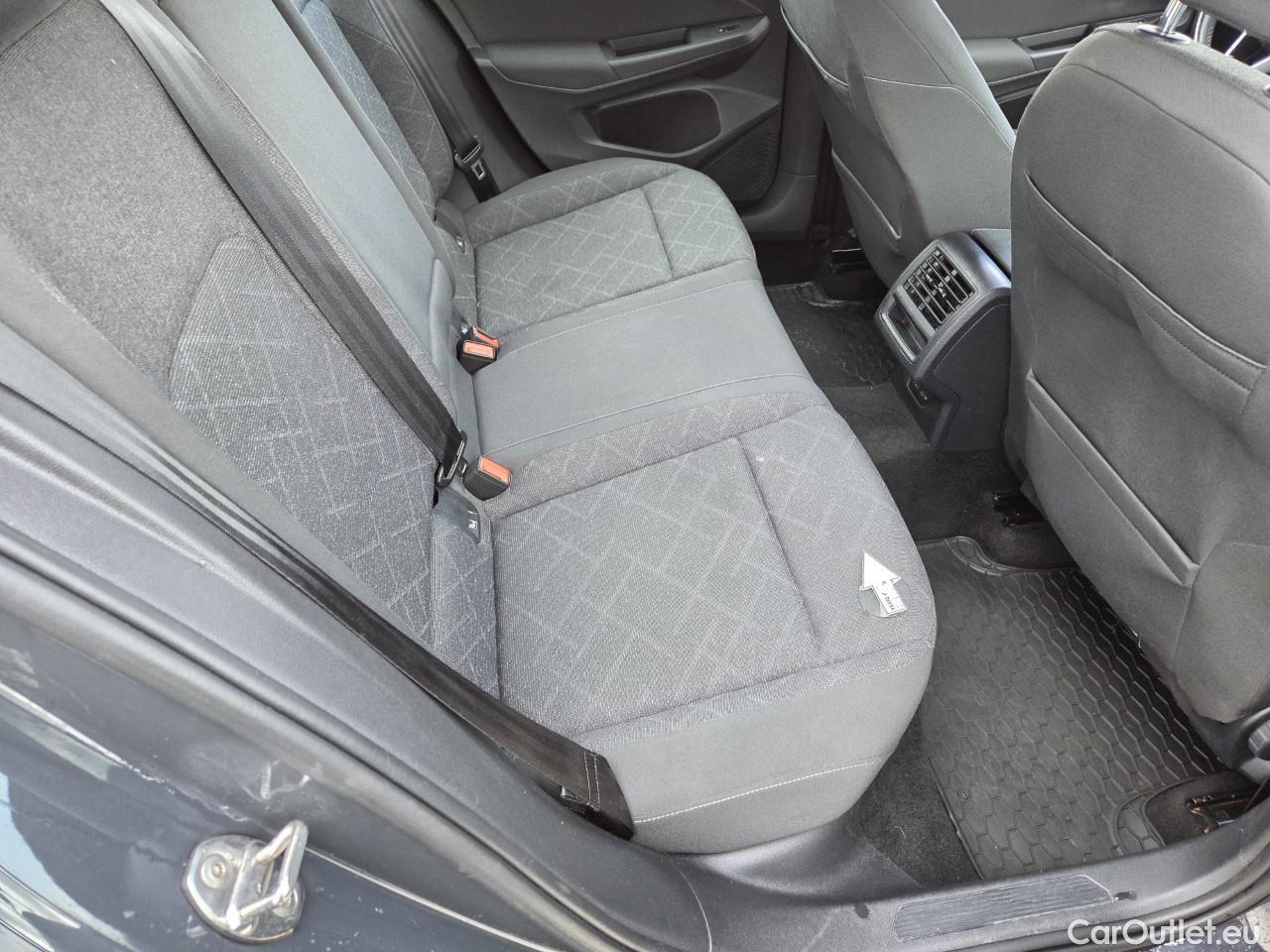  Volkswagen  Golf  Life 1.0 TSI #71