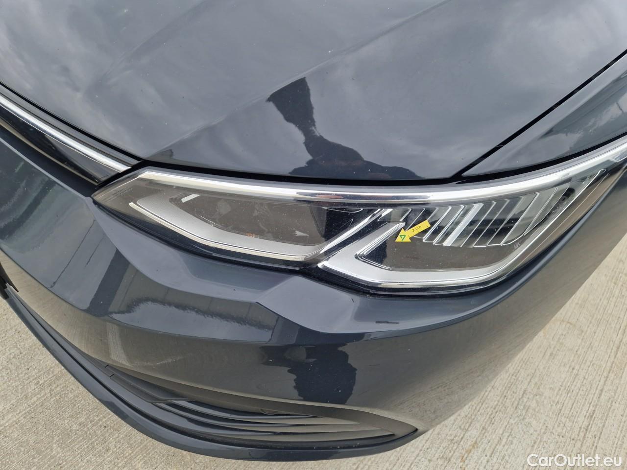  Volkswagen  Golf  Life 1.0 TSI #8