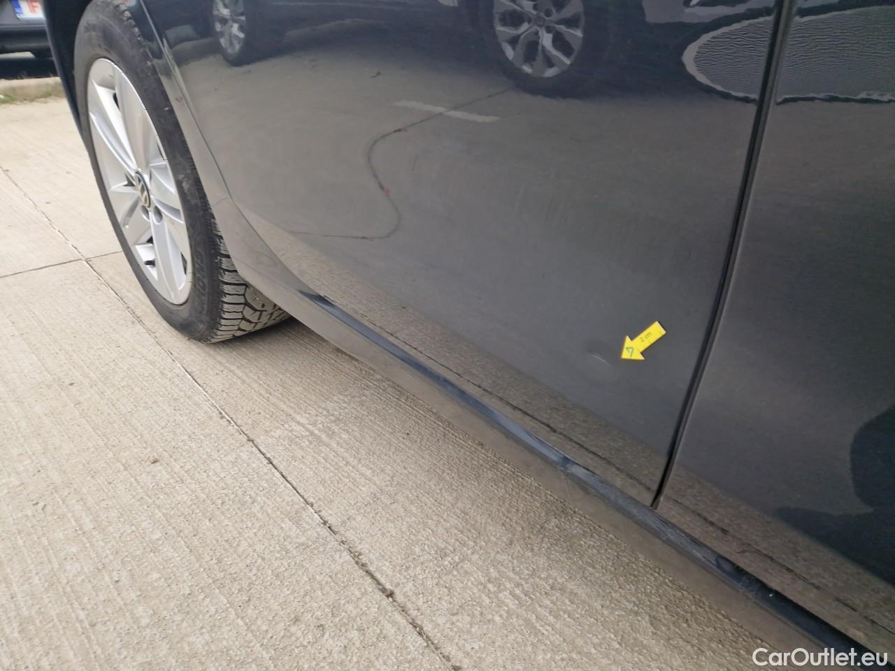  Volkswagen  Golf  Life 1.0 TSI #17