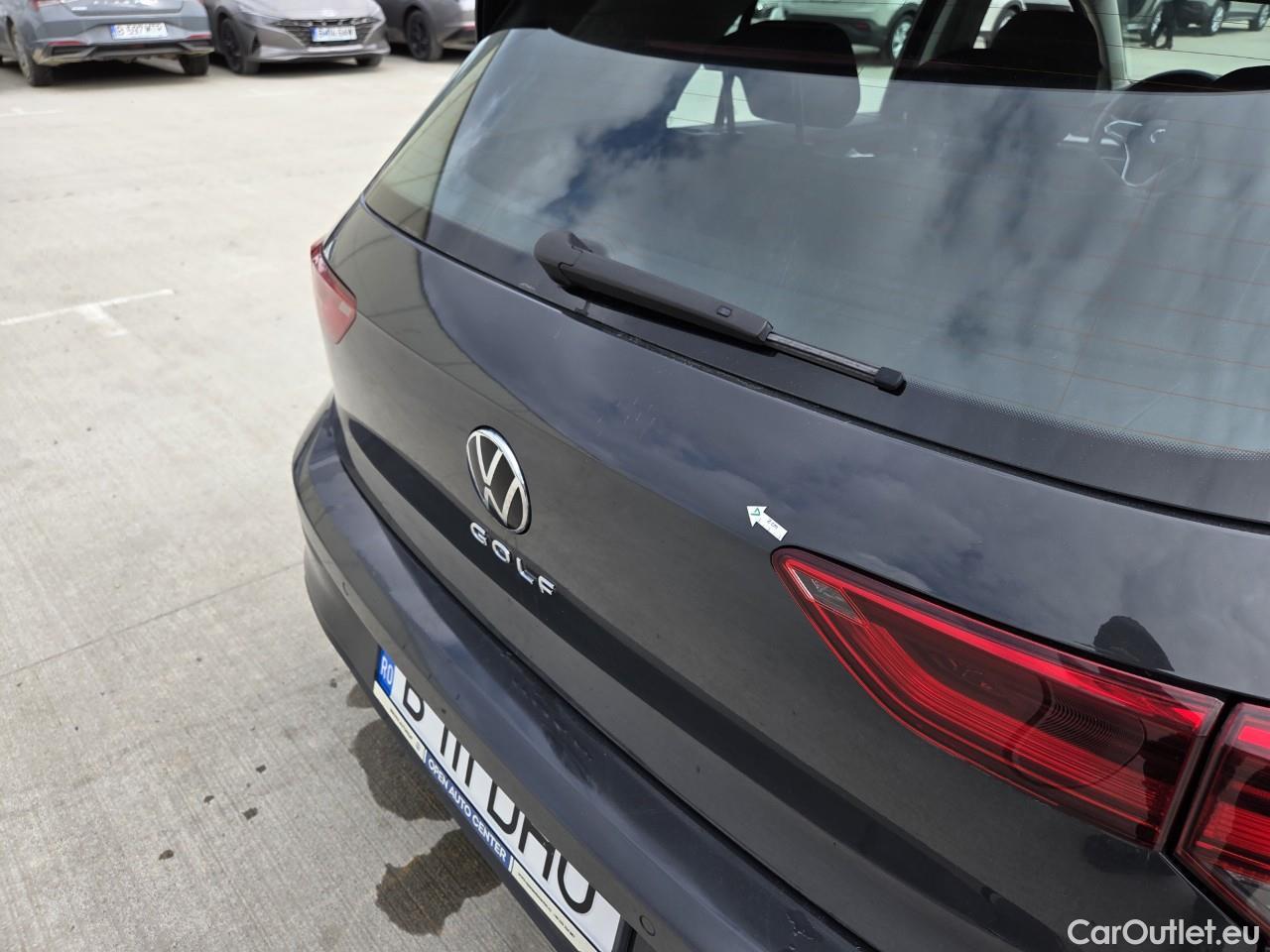  Volkswagen  Golf  Life 1.0 TSI #44