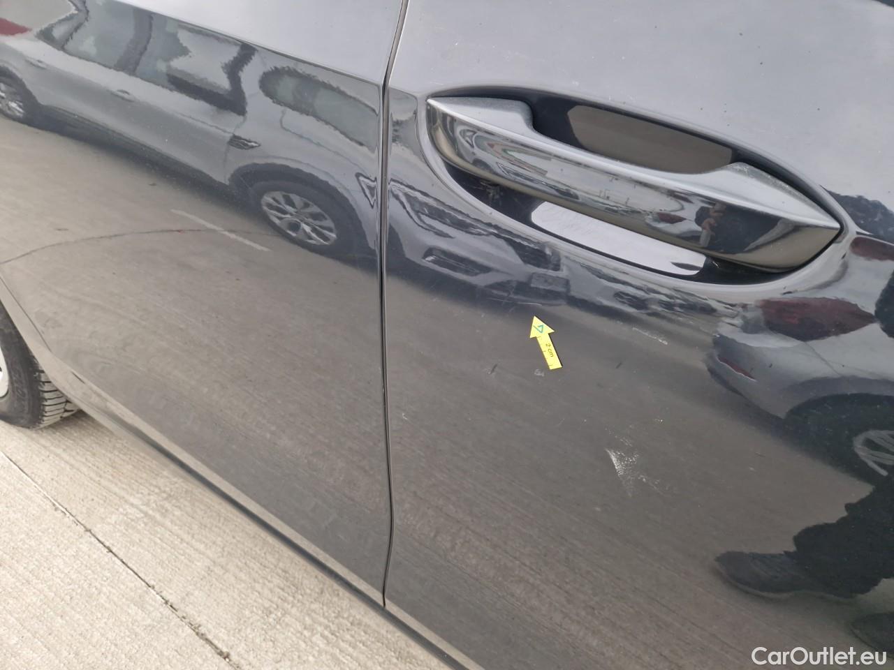  Volkswagen  Golf  Life 1.0 TSI #16