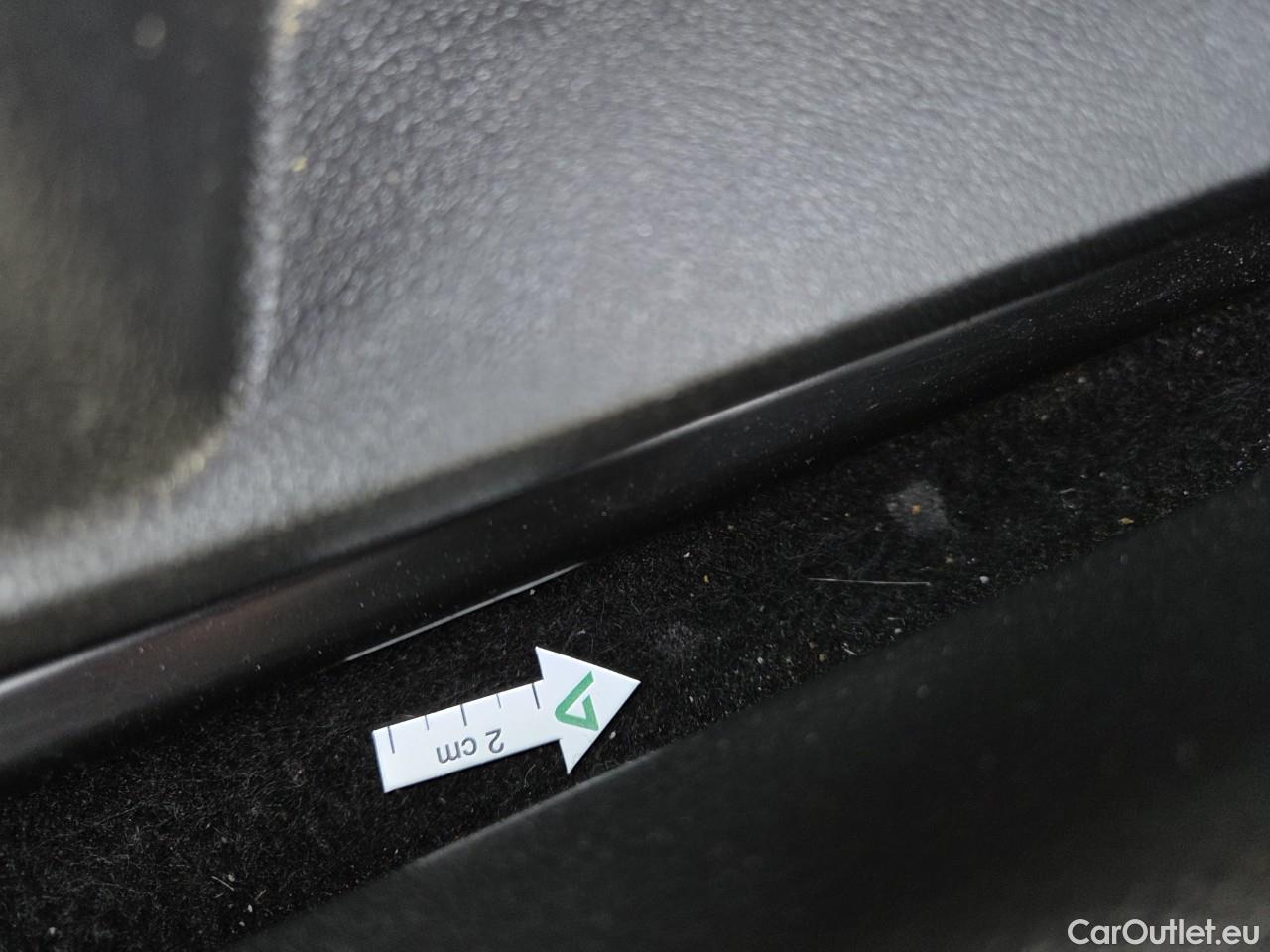  Volkswagen  Golf  Life 1.0 TSI #66