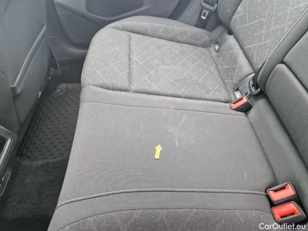  Volkswagen  Golf  Life 1.0 TSI #35