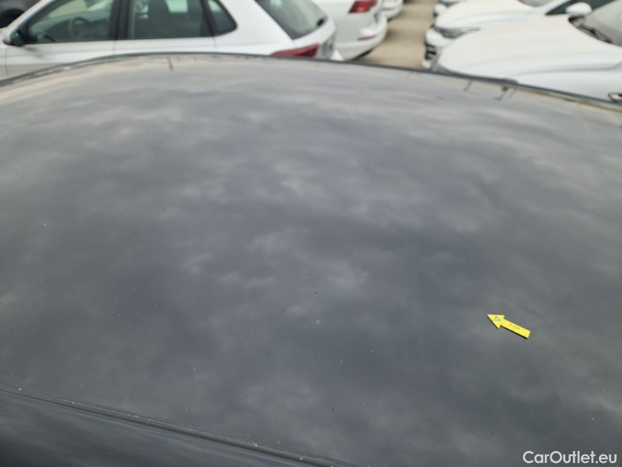  Volkswagen  Golf  Life 1.0 TSI #31