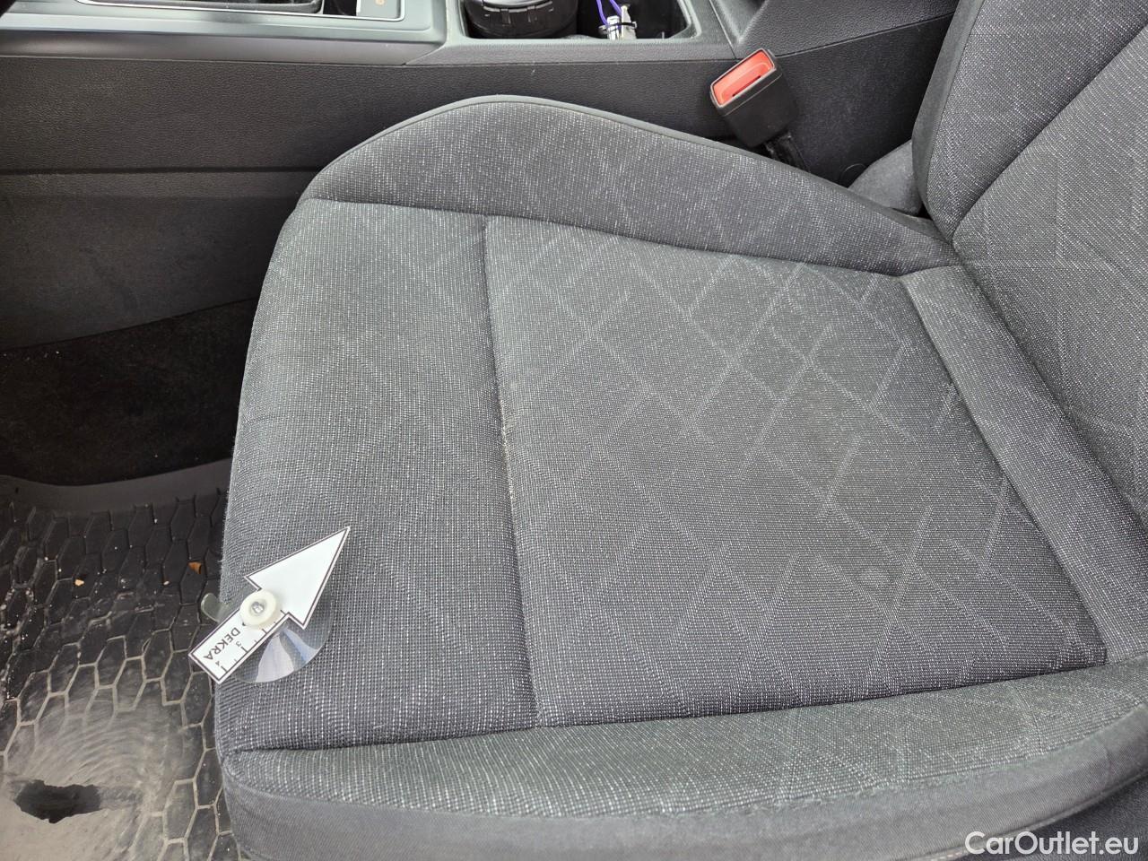  Volkswagen  Golf  Life 1.0 TSI #62