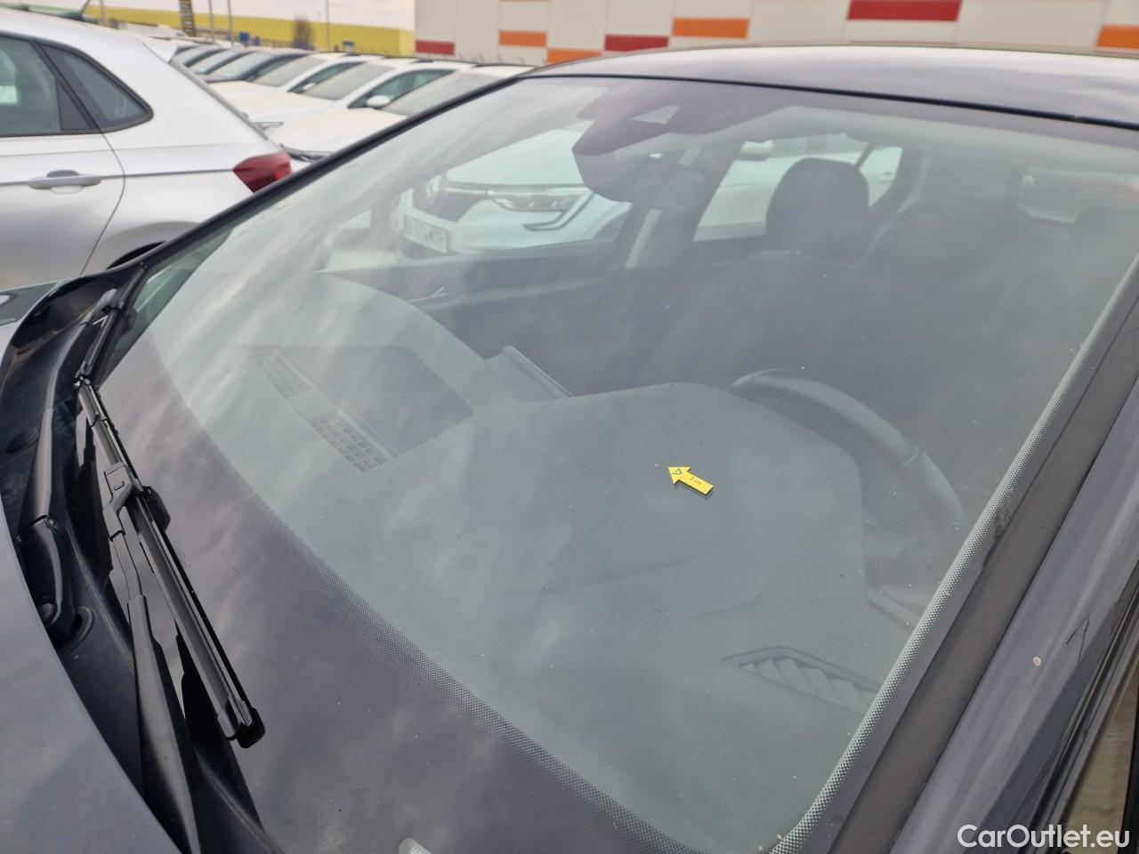  Volkswagen  Golf  Life 1.0 TSI #14