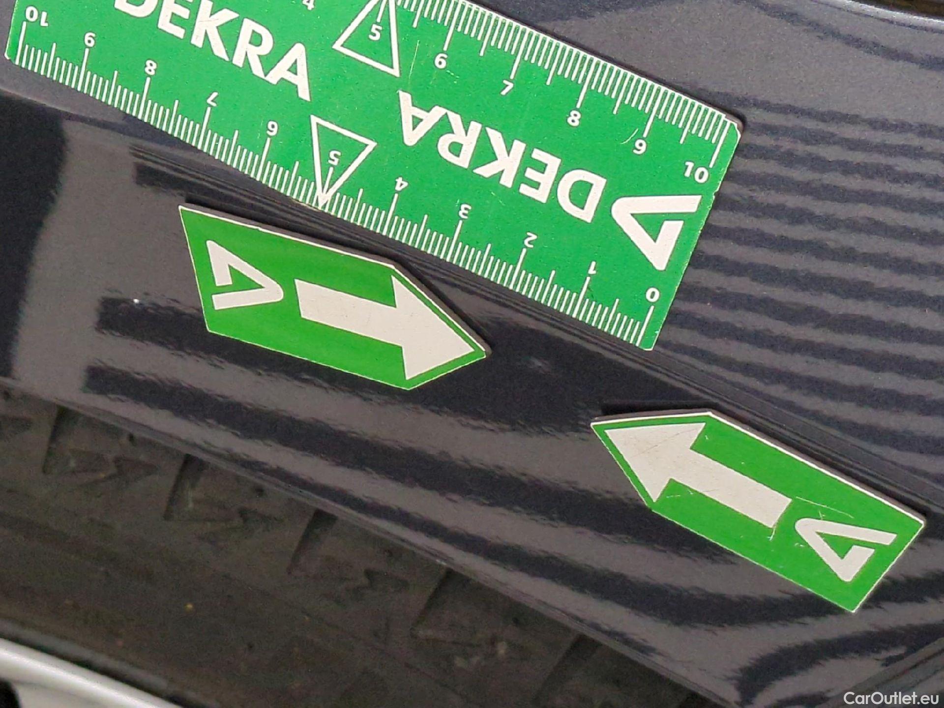  Nissan  Micra NISSAN  / 2016 / 5P / Berline IG-T 92 Business Edition #9