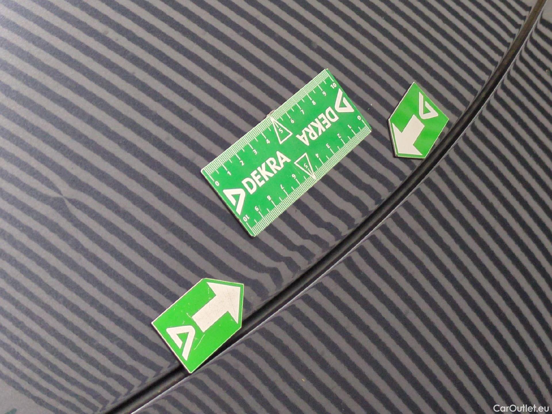  Nissan  Micra NISSAN  / 2016 / 5P / Berline IG-T 92 Business Edition #5