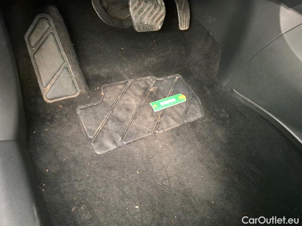  Nissan  Qashqai NISSAN  / 2017 / 5P / Crossover 1.3 DIG-T 160 DCT Tekna #6