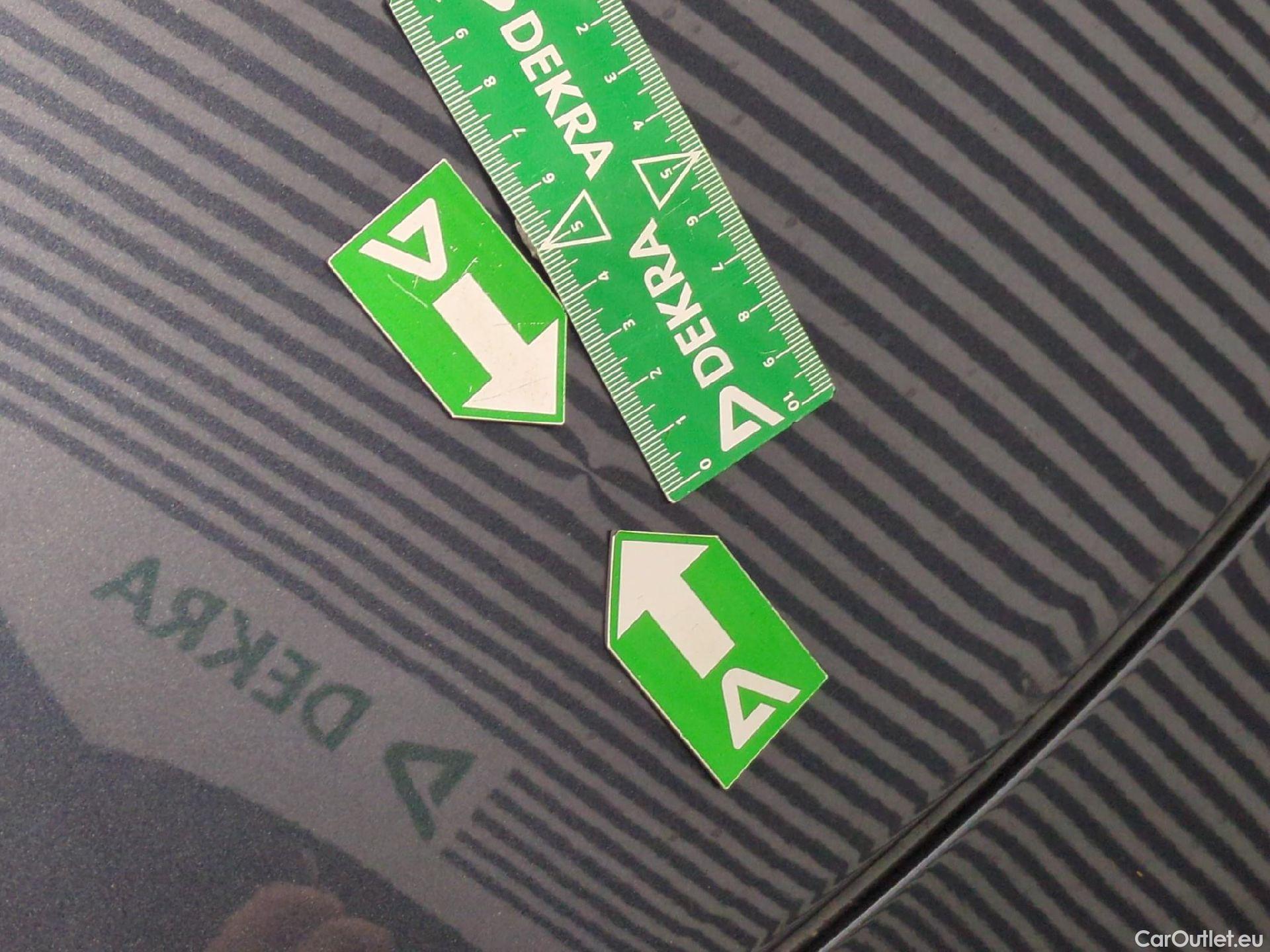  Nissan  Micra NISSAN  / 2016 / 5P / Berline IG-T 92 Business Edition #4