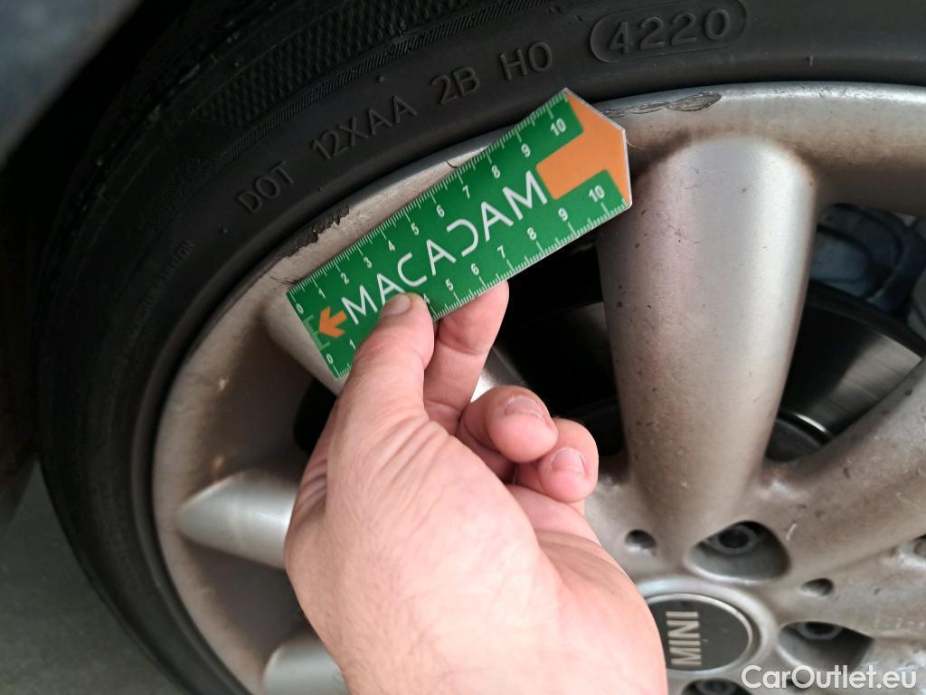  Mini  Mini   / 2014 / 5P / Berline Cooper Edition Greenwich 136 ch #29