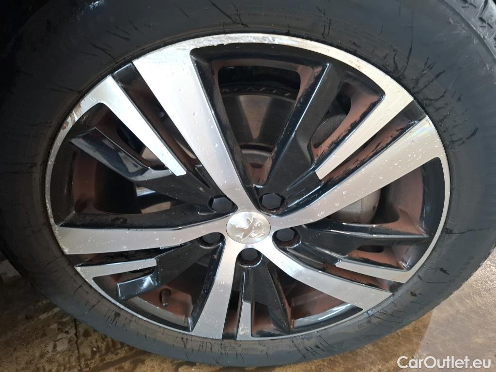  Peugeot  3008 PEUGEOT  / 2020 / 5P / SUV 1.6 HYBRID4 300 E-EAT8 GT #30