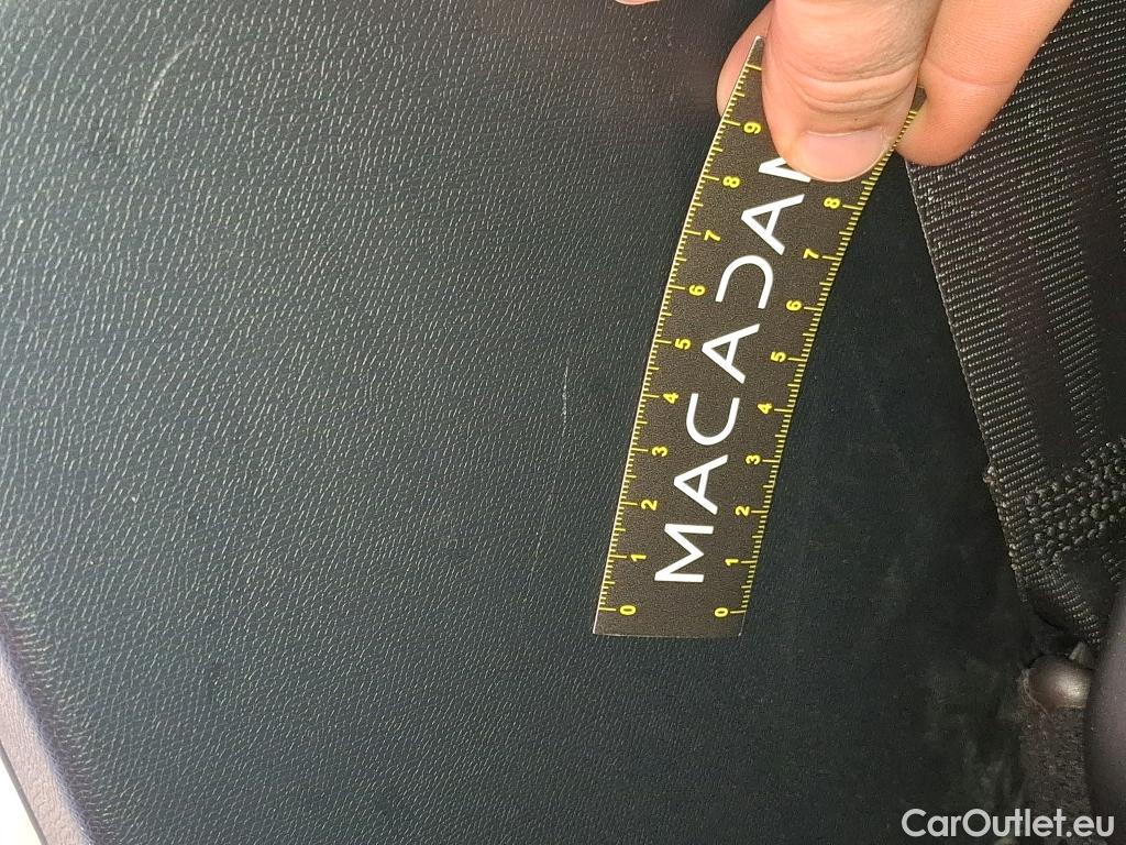  Peugeot  3008 PEUGEOT  / 2020 / 5P / SUV 1.6 HYBRID4 300 E-EAT8 GT #41