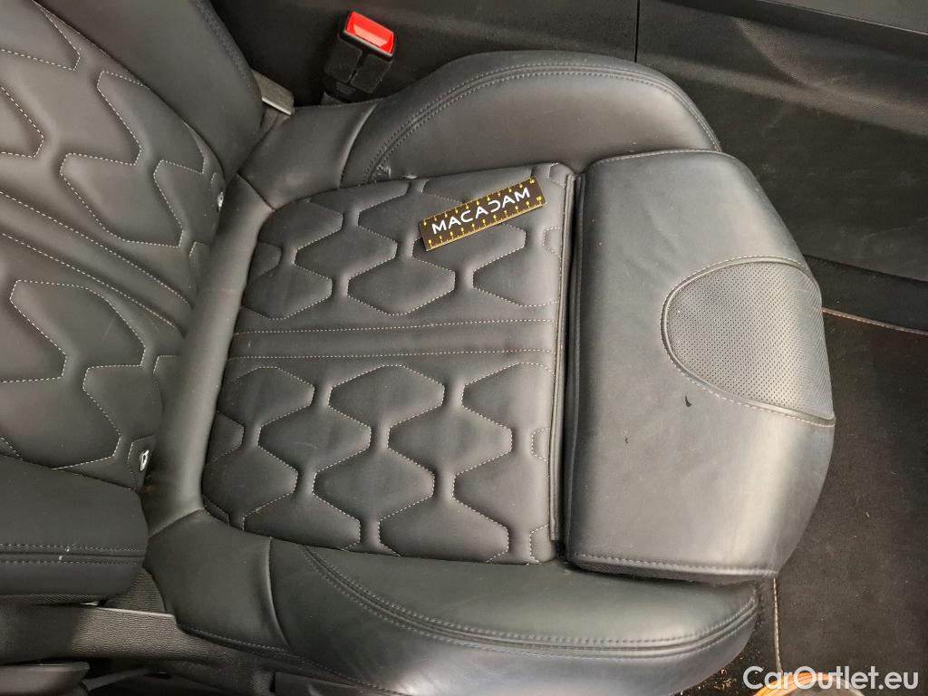  Peugeot  3008 PEUGEOT  / 2020 / 5P / SUV 1.6 HYBRID4 300 E-EAT8 GT #25