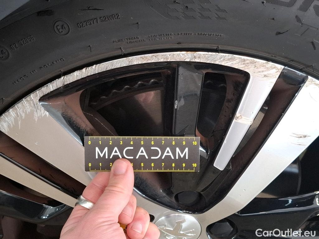  Peugeot  3008 PEUGEOT  / 2020 / 5P / SUV 1.6 HYBRID4 300 E-EAT8 GT #3