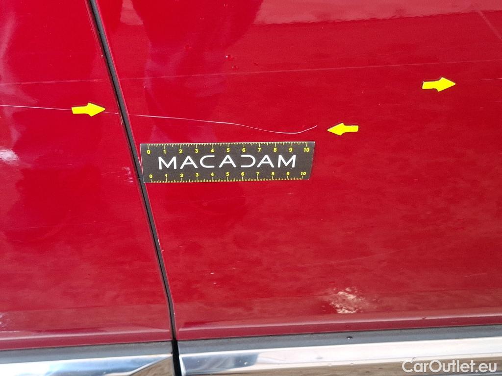  Peugeot  3008 PEUGEOT  / 2020 / 5P / SUV 1.6 HYBRID4 300 E-EAT8 GT #18