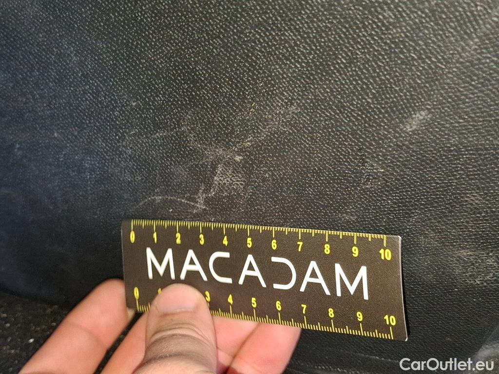  Peugeot  3008 PEUGEOT  / 2020 / 5P / SUV 1.6 HYBRID4 300 E-EAT8 GT #44