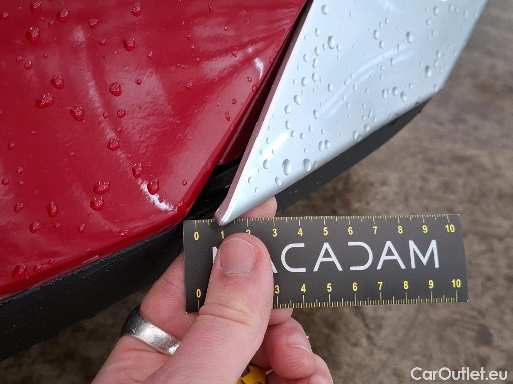  Peugeot  3008 PEUGEOT  / 2020 / 5P / SUV 1.6 HYBRID4 300 E-EAT8 GT #63