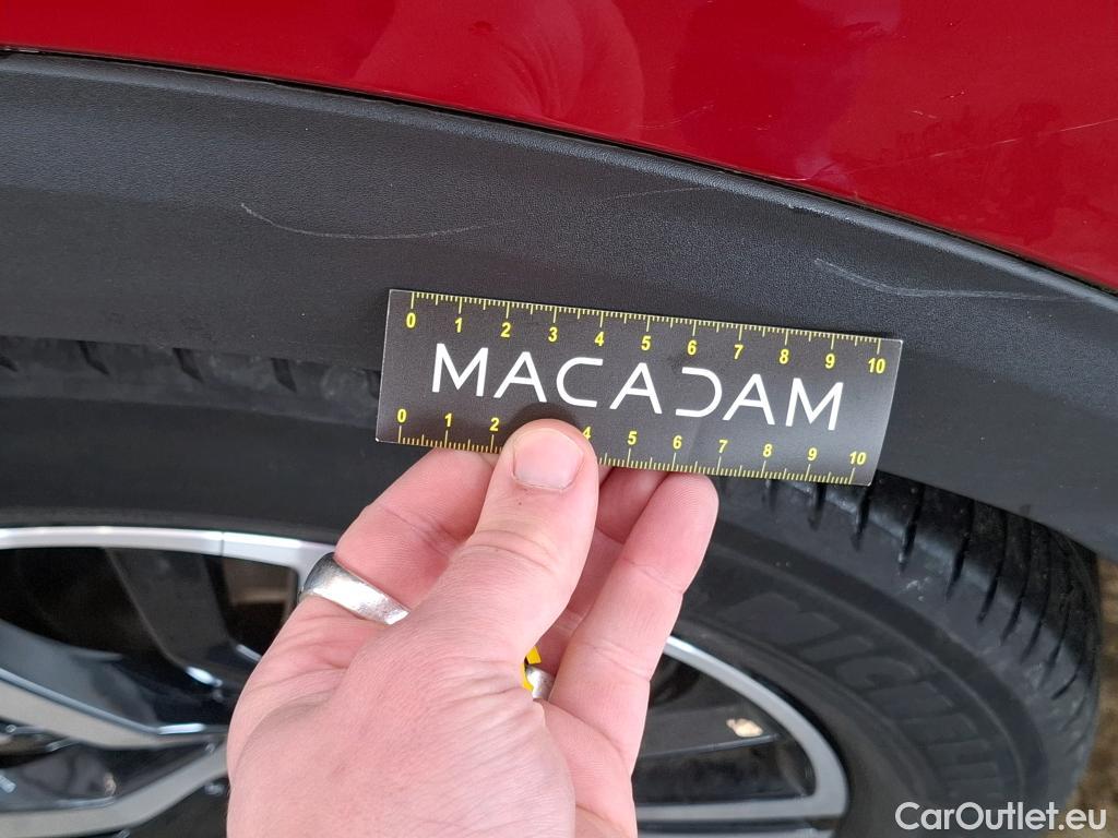  Peugeot  3008 PEUGEOT  / 2020 / 5P / SUV 1.6 HYBRID4 300 E-EAT8 GT #65