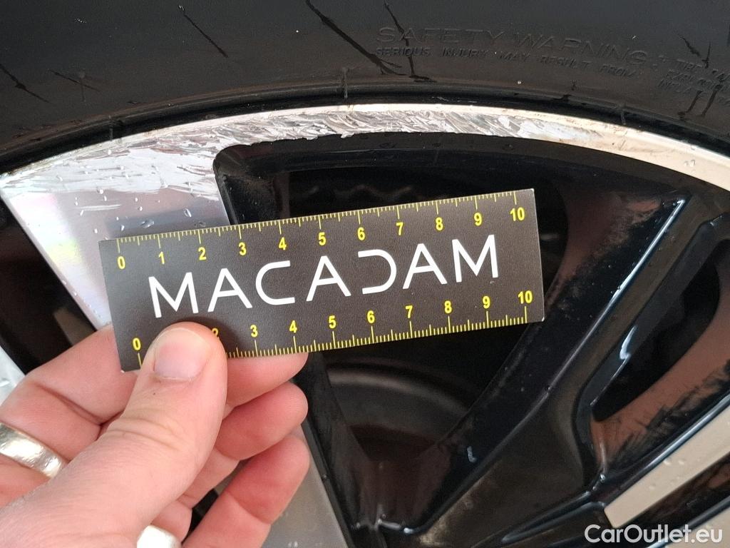  Peugeot  3008 PEUGEOT  / 2020 / 5P / SUV 1.6 HYBRID4 300 E-EAT8 GT #31