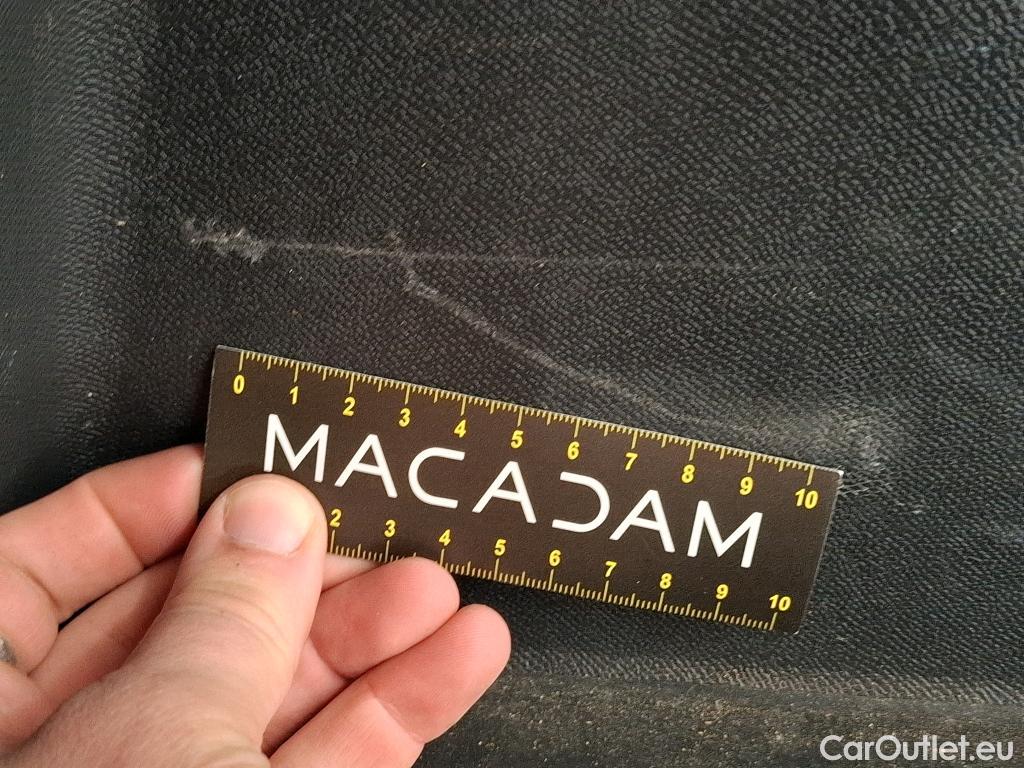  Peugeot  3008 PEUGEOT  / 2020 / 5P / SUV 1.6 HYBRID4 300 E-EAT8 GT #43