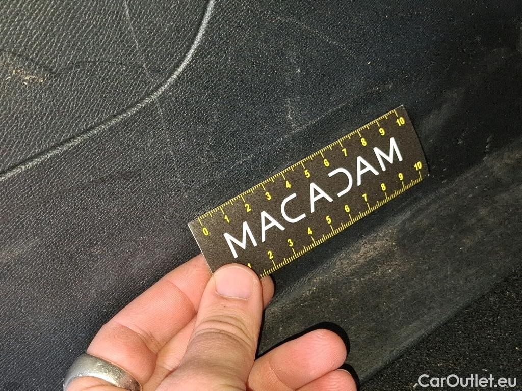  Peugeot  3008 PEUGEOT  / 2020 / 5P / SUV 1.6 HYBRID4 300 E-EAT8 GT #50