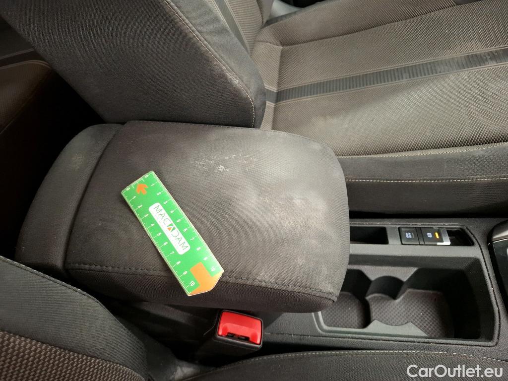  Volkswagen  T-ROC VOLKSWAGEN  / 2017 / 5P / SUV 1.6 TDI 115 LOUNGE BUSINESS #33