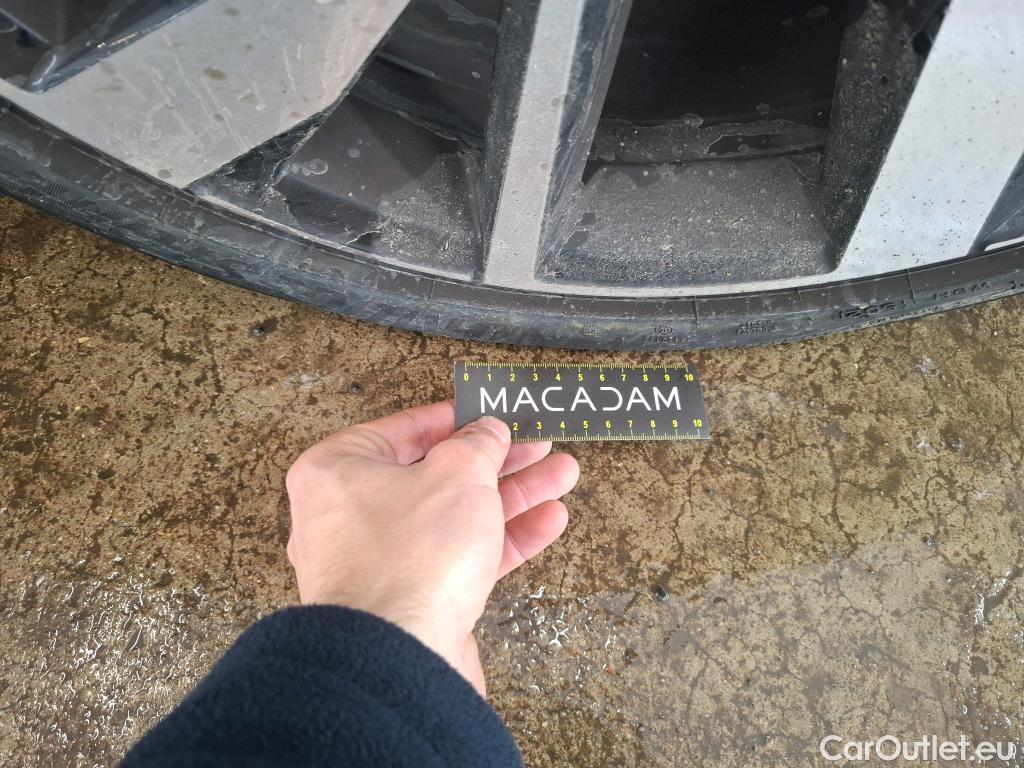  Volkswagen  T-ROC  R-Line 1.5 TSI 150CV BVA7 E6d #47