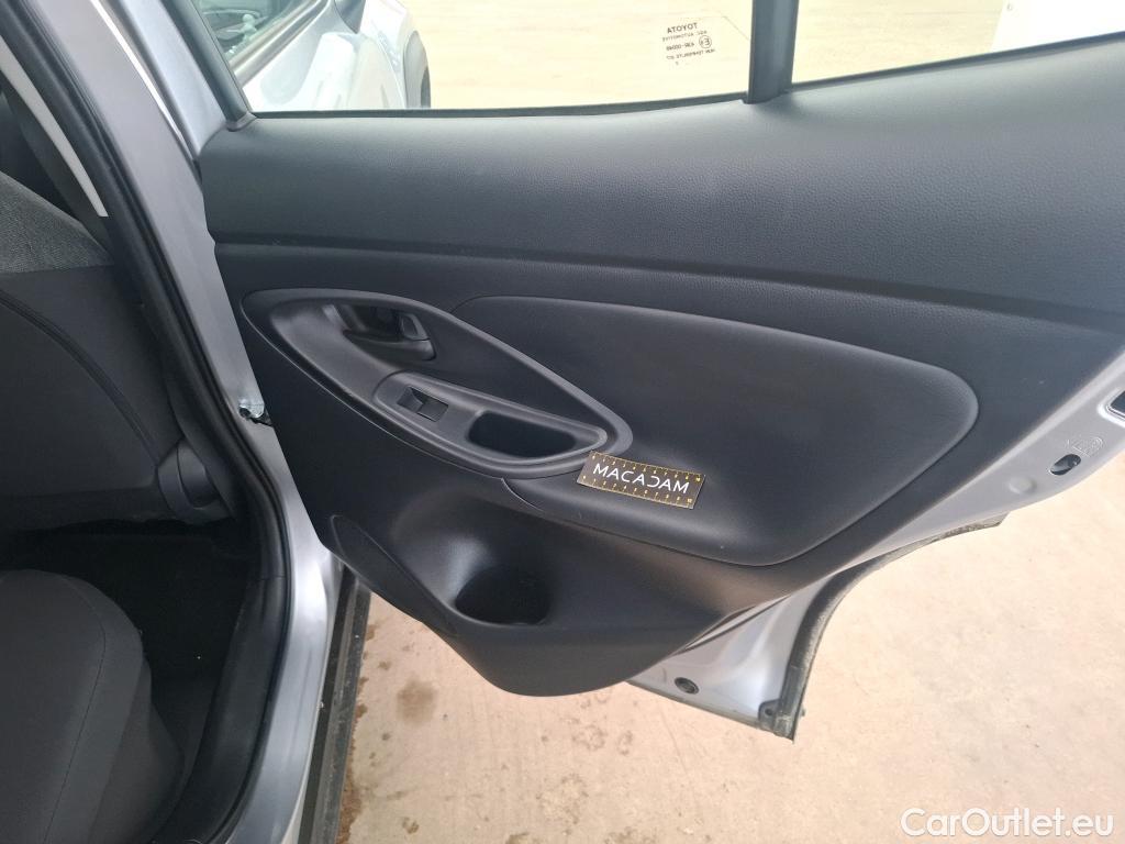  Toyota  Yaris Cross TOYOTA  Hybride / 2021 / 5P / SUV 1.5 HYBRID 116H DYNAMIC BUSINESS BEY AWD #51