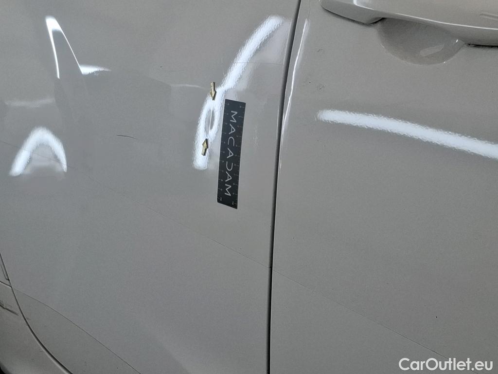  Toyota  Yaris TOYOTA  Hybride / 2019 / 5P / Berline Hybride 116h France Business #36