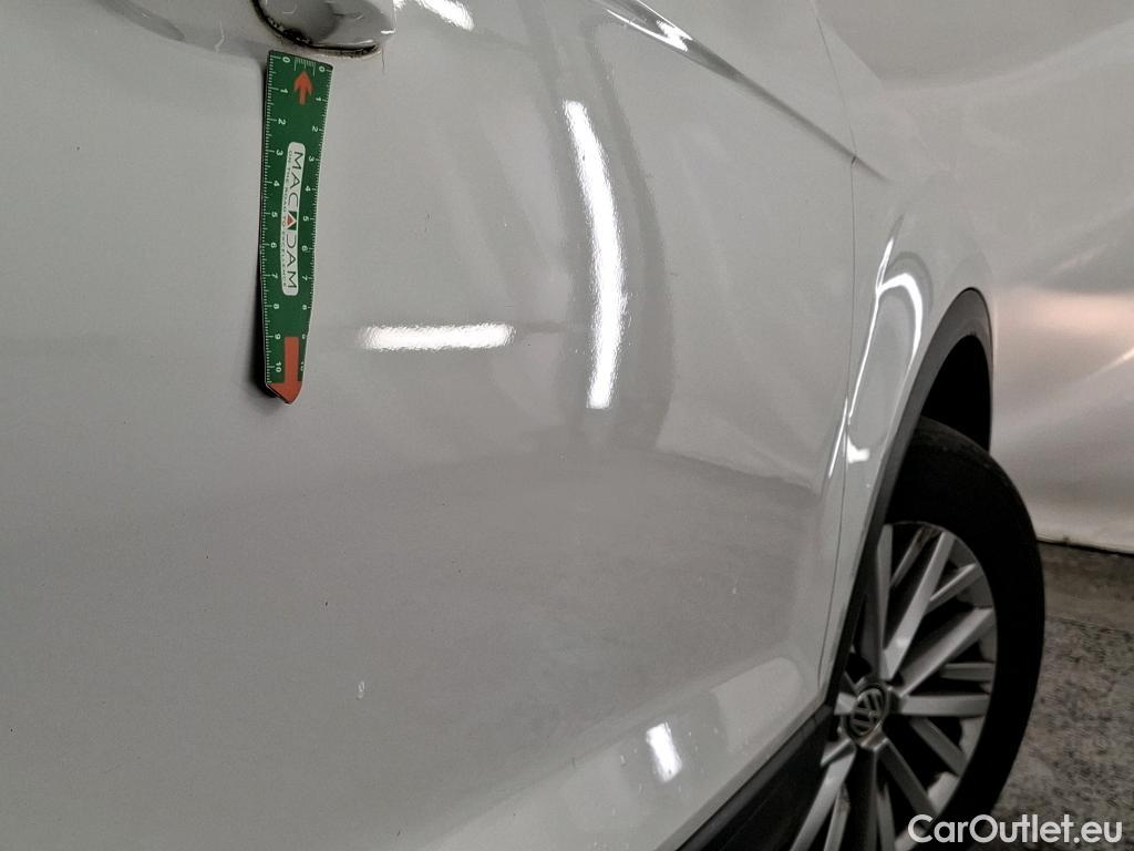  Volkswagen  T-ROC VOLKSWAGEN  / 2017 / 5P / SUV 1.6 TDI 115 LOUNGE BUSINESS #17