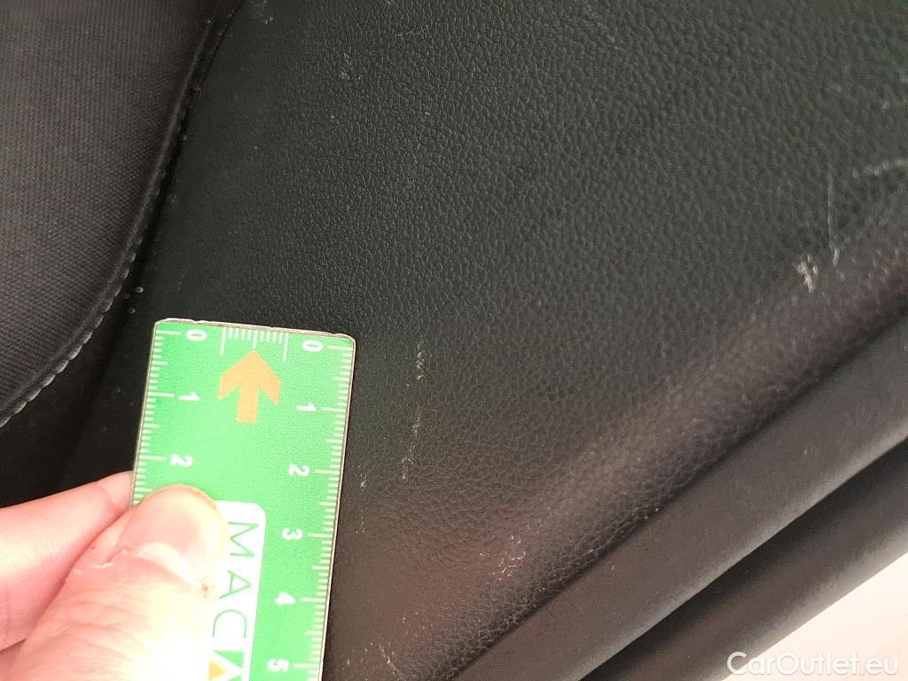  Volkswagen  T-ROC VOLKSWAGEN  / 2017 / 5P / SUV 1.6 TDI 115 LOUNGE BUSINESS #27