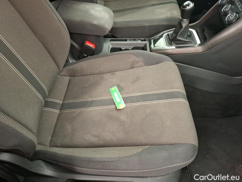  Volkswagen  T-ROC VOLKSWAGEN  / 2017 / 5P / SUV 1.6 TDI 115 LOUNGE BUSINESS #32