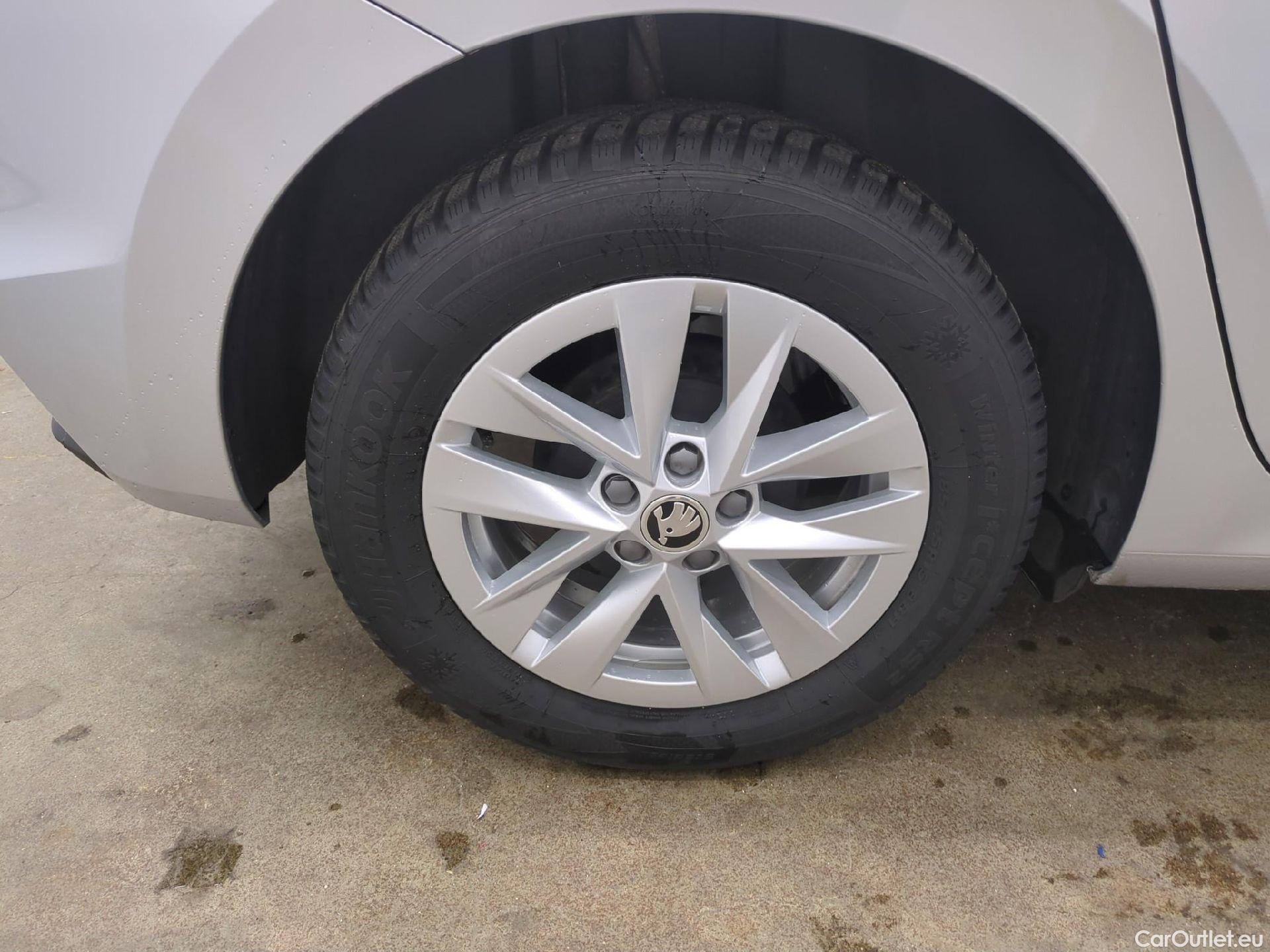  Skoda  Fabia  Ambition 1.0 MPI 80CV BVM5 E6d #5