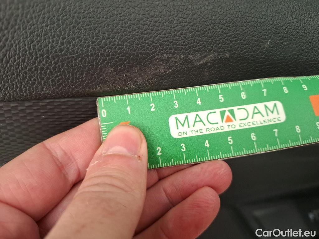  Volkswagen  T-ROC VOLKSWAGEN  / 2017 / 5P / SUV 1.6 TDI 115 LOUNGE BUSINESS #31