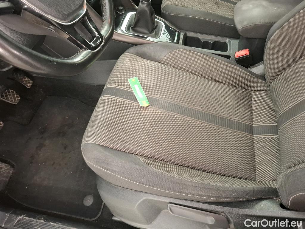  Volkswagen  T-ROC VOLKSWAGEN  / 2017 / 5P / SUV 1.6 TDI 115 LOUNGE BUSINESS #4