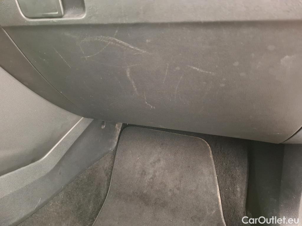  Volkswagen  T-ROC VOLKSWAGEN  / 2017 / 5P / SUV 1.6 TDI 115 LOUNGE BUSINESS #22