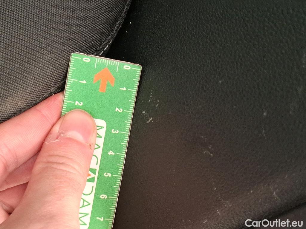  Volkswagen  T-ROC VOLKSWAGEN  / 2017 / 5P / SUV 1.6 TDI 115 LOUNGE BUSINESS #29